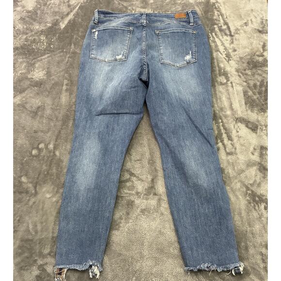 Judy Blue Skinny Fit Women’s 16W Blue Distressed Jeans Denim Medium Wash Pants - Picture 4 of 10